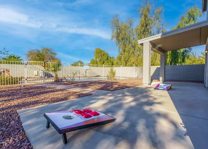 Game Pool King Bed Pool Table Holiday home